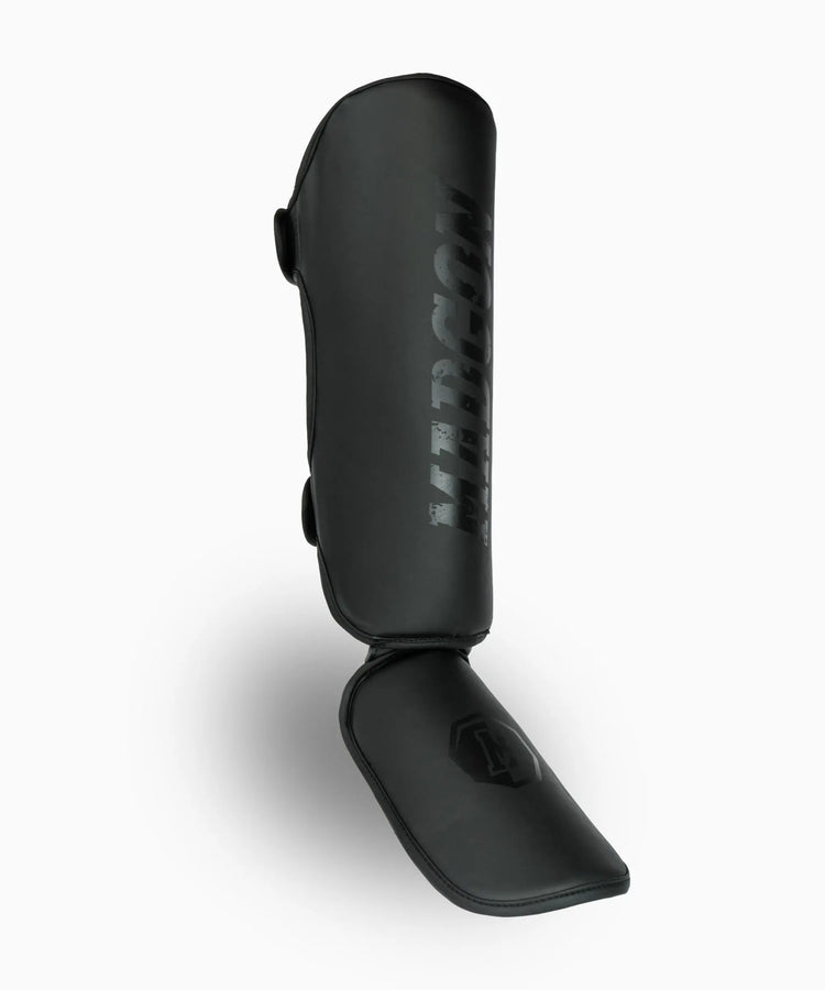 Schienbeinschoner Rookan mattschwarz MADGON