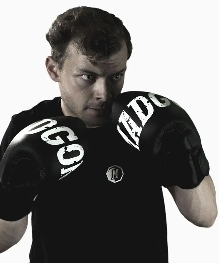 MADGON Premium Boxhandschuhe schwarz, Männer und Frauen Kickboxhandschuhe für Kampfsport, MMA, Sparring, Muay Thai und Boxen 10 12 14 16 oz