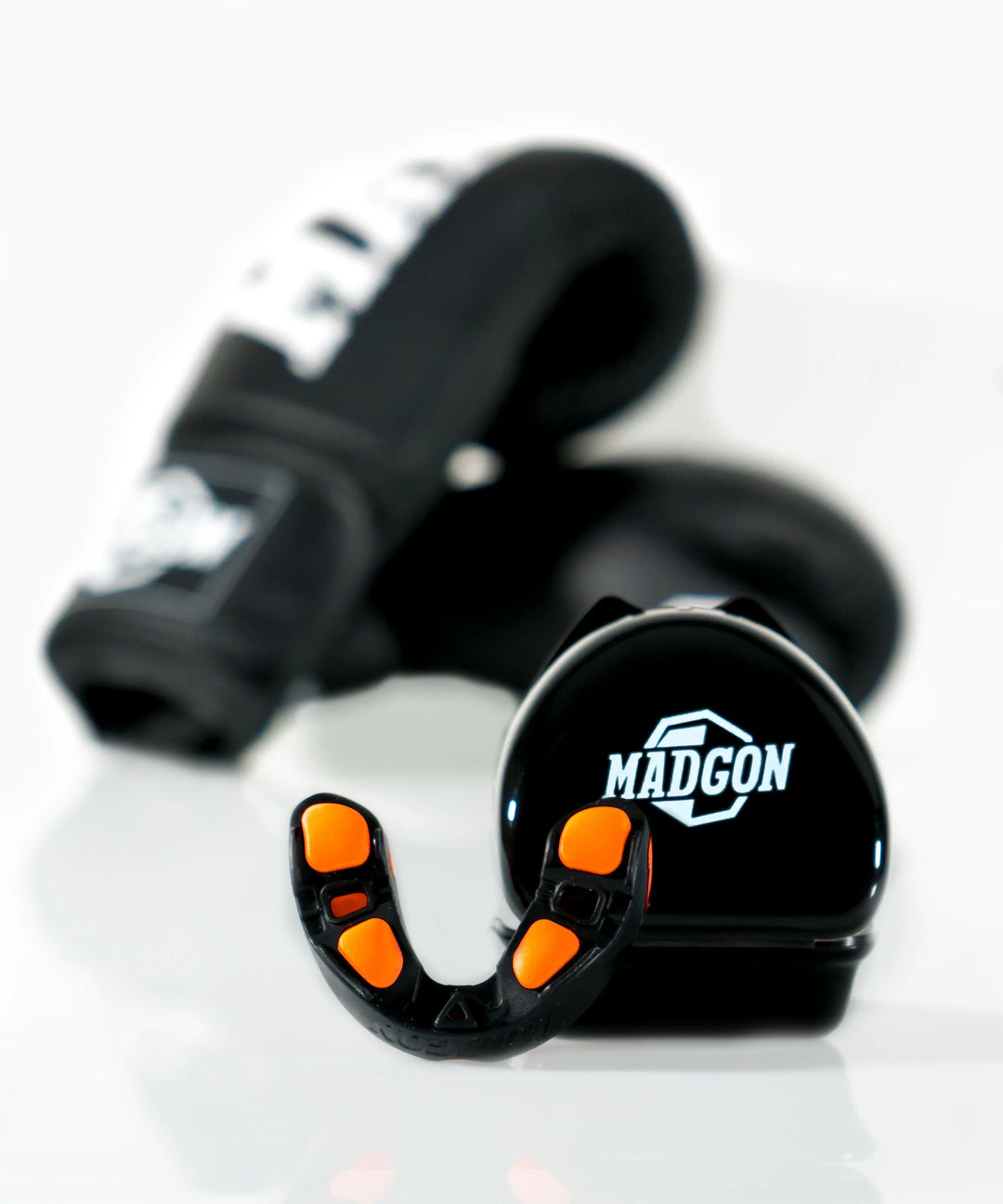 Mundschutz Paladin schwarz/orange MADGON