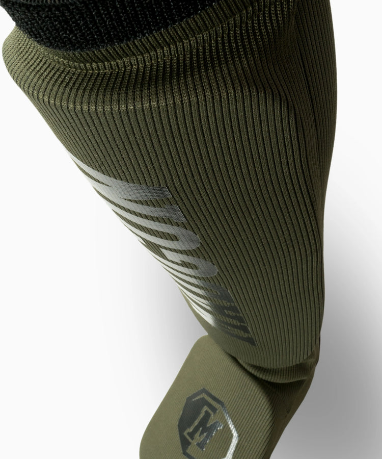 Soft Schienbeinschoner Contaqt olive MADGON